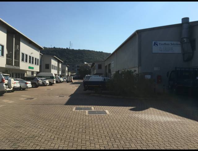 728M² WAREHOUSE TO LET IN RIVERHORSE VALLEY